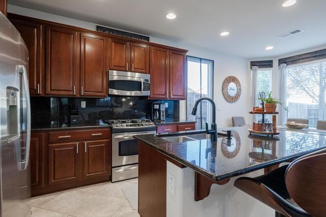 3201 Monument Dr, Roseville, CA 95747