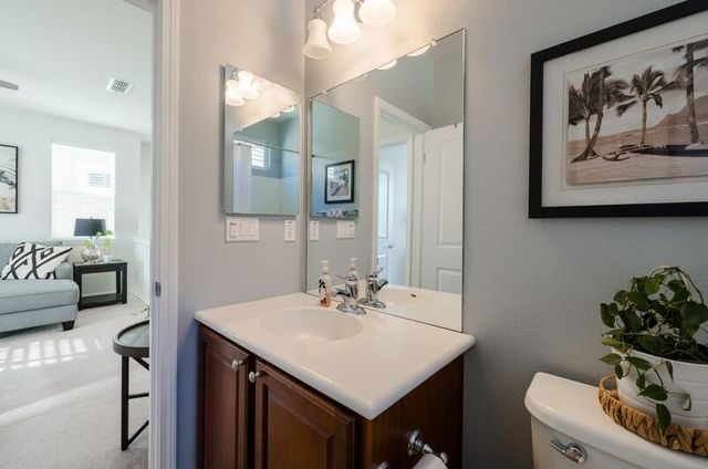 3201 Monument Dr, Roseville, CA 95747