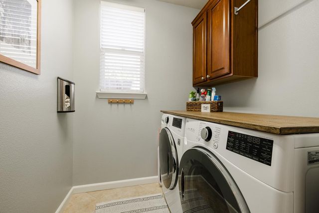 3201 Monument Dr, Roseville, CA 95747