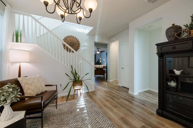 3201 Monument Dr, Roseville, CA 95747