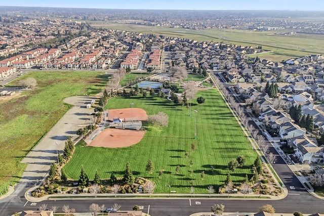 3201 Monument Dr, Roseville, CA 95747