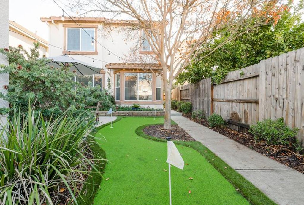 3201 Monument Dr, Roseville, CA 95747