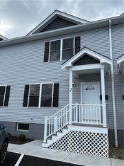 184 Avenue C M2, Woonsocket, RI 02895