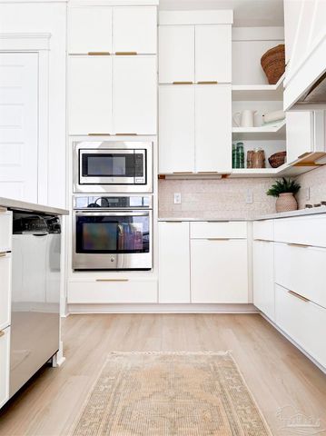 1466 Seaside Cir, Navarre, FL 32566