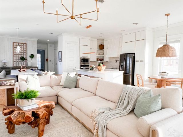 1466 Seaside Cir, Navarre, FL 32566