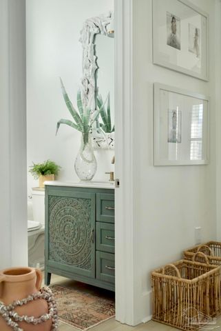 1466 Seaside Cir, Navarre, FL 32566