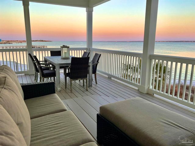 1466 Seaside Cir, Navarre, FL 32566