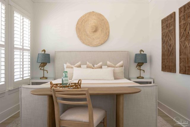 1466 Seaside Cir, Navarre, FL 32566