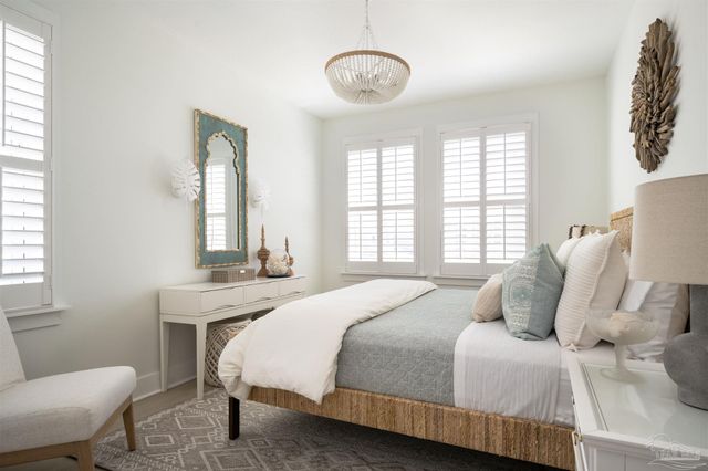 1466 Seaside Cir, Navarre, FL 32566