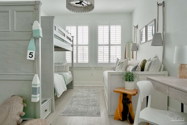 1466 Seaside Cir, Navarre, FL 32566