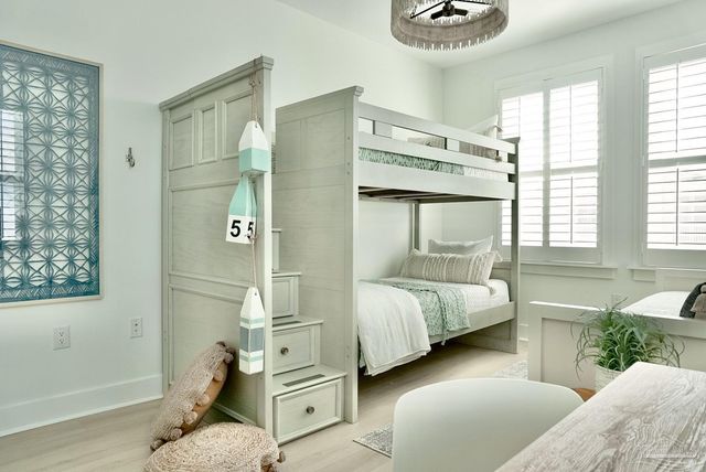 1466 Seaside Cir, Navarre, FL 32566