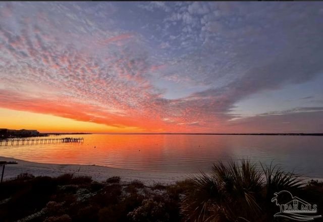 1466 Seaside Cir, Navarre, FL 32566