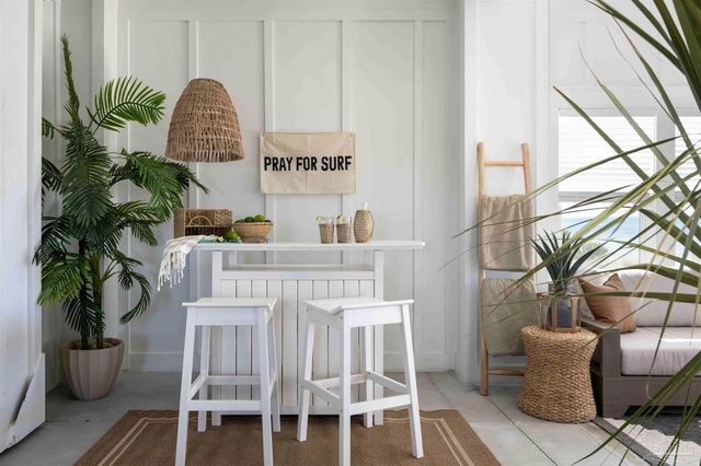 1466 Seaside Cir, Navarre, FL 32566