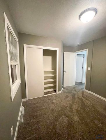 247 E OAKLAND, Rapid City, SD 57701