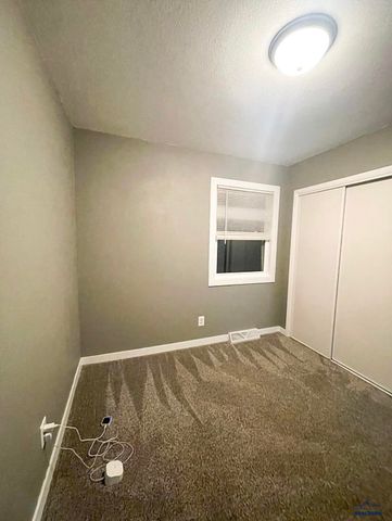 247 E OAKLAND, Rapid City, SD 57701