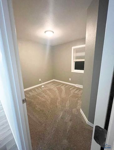 247 E OAKLAND, Rapid City, SD 57701