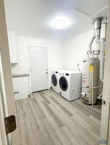 247 E OAKLAND, Rapid City, SD 57701