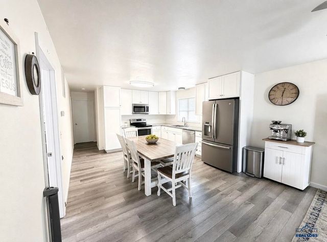 247 E OAKLAND, Rapid City, SD 57701