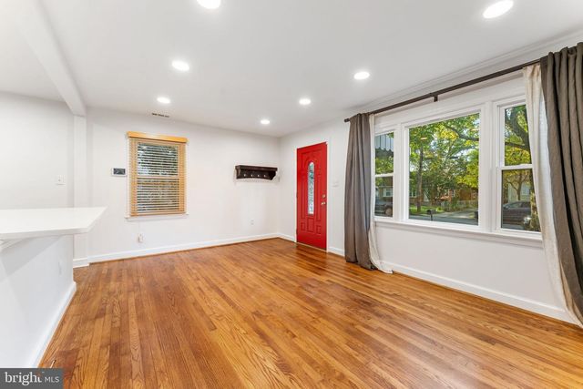 5014 SHERIDAN ST, Riverdale, MD 20737