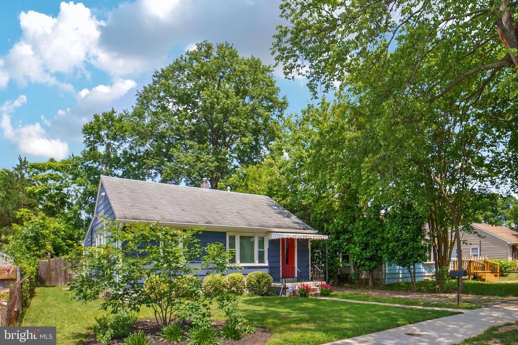 5014 SHERIDAN ST, Riverdale, MD 20737