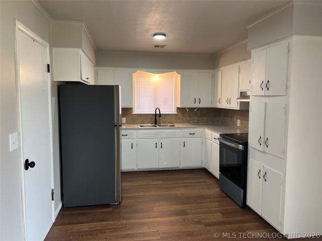 410 W Pittsburg Place, Broken Arrow, OK 74012