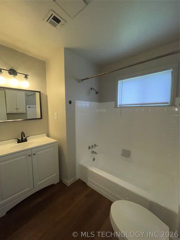 410 W Pittsburg Place, Broken Arrow, OK 74012