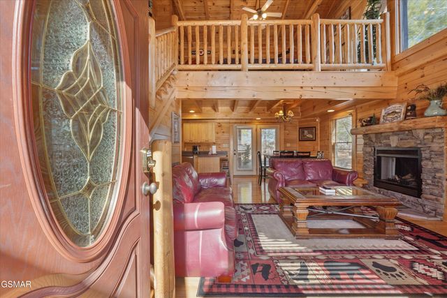 1679 Mountain Lodge Way, Pigeon Forge, TN 37862