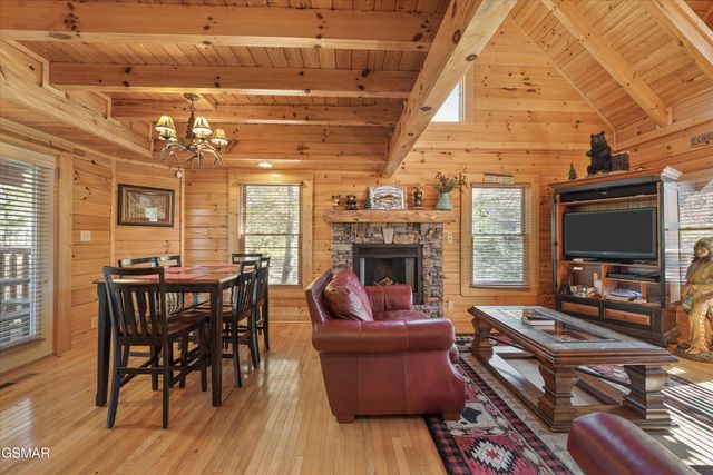 1679 Mountain Lodge Way, Pigeon Forge, TN 37862