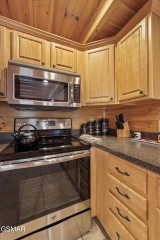 1679 Mountain Lodge Way, Pigeon Forge, TN 37862