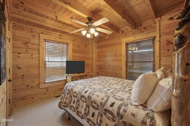 1679 Mountain Lodge Way, Pigeon Forge, TN 37862