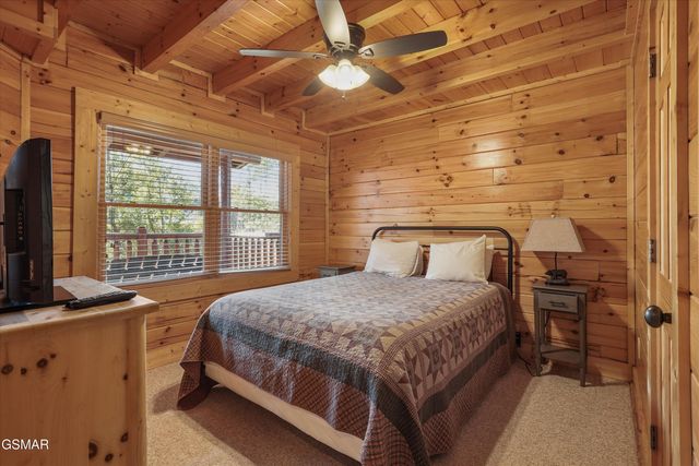 1679 Mountain Lodge Way, Pigeon Forge, TN 37862