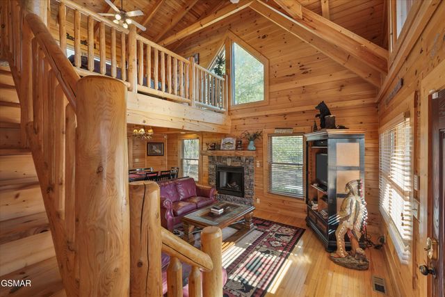 1679 Mountain Lodge Way, Pigeon Forge, TN 37862