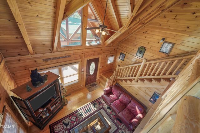 1679 Mountain Lodge Way, Pigeon Forge, TN 37862