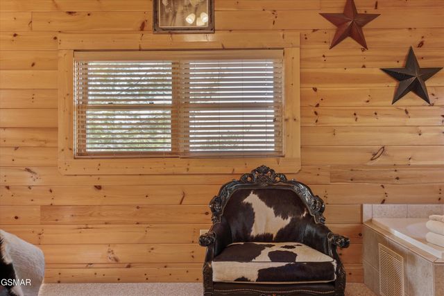 1679 Mountain Lodge Way, Pigeon Forge, TN 37862