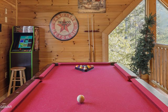 1679 Mountain Lodge Way, Pigeon Forge, TN 37862