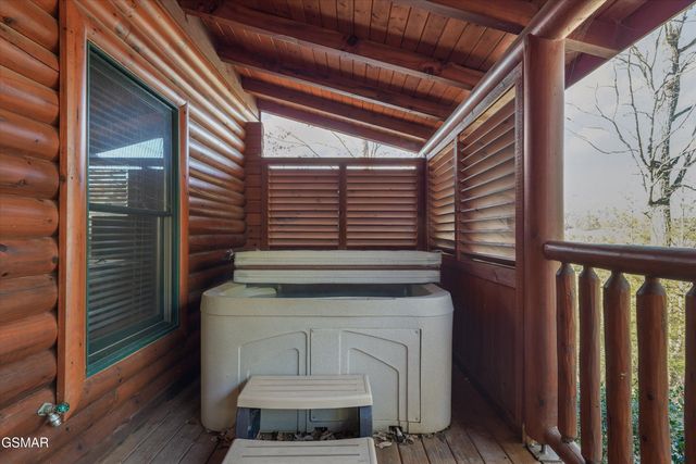 1679 Mountain Lodge Way, Pigeon Forge, TN 37862