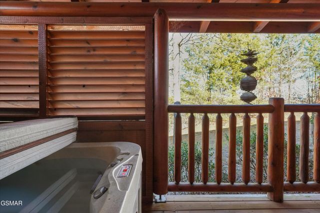 1679 Mountain Lodge Way, Pigeon Forge, TN 37862