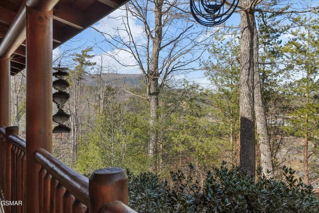 1679 Mountain Lodge Way, Pigeon Forge, TN 37862