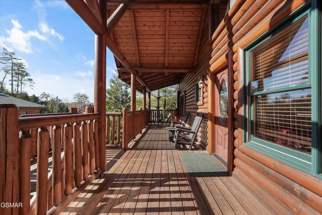 1679 Mountain Lodge Way, Pigeon Forge, TN 37862
