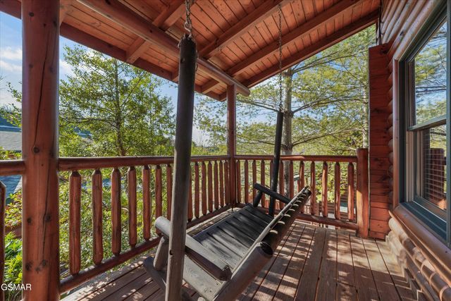 1679 Mountain Lodge Way, Pigeon Forge, TN 37862