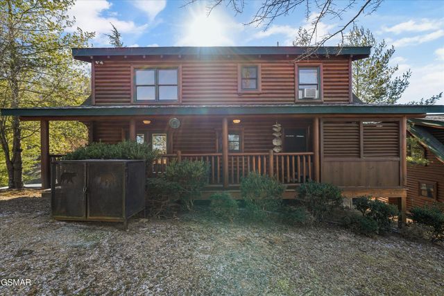 1679 Mountain Lodge Way, Pigeon Forge, TN 37862