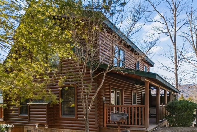 1679 Mountain Lodge Way, Pigeon Forge, TN 37862