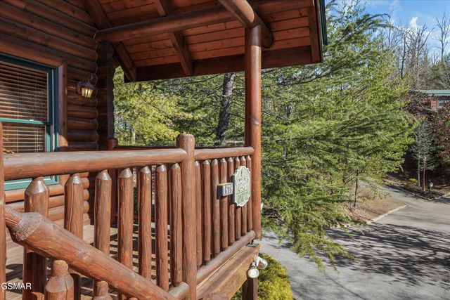 1679 Mountain Lodge Way, Pigeon Forge, TN 37862