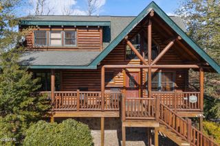 1679 Mountain Lodge Way, Pigeon Forge, TN 37862