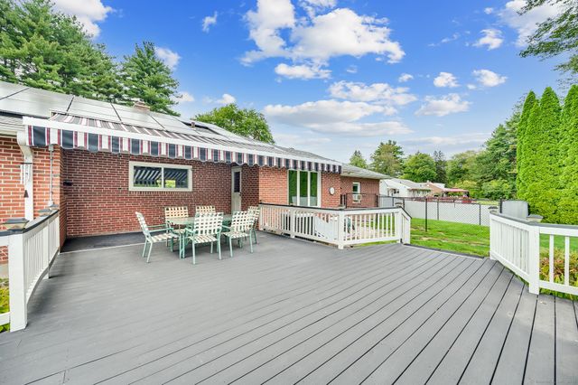 11 Westbrook Road, Bloomfield, CT 06002