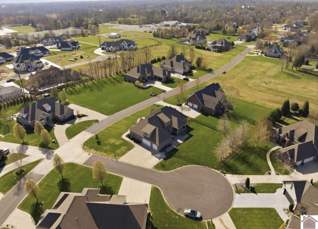 1945 Deerhaven, Paducah, KY 42001