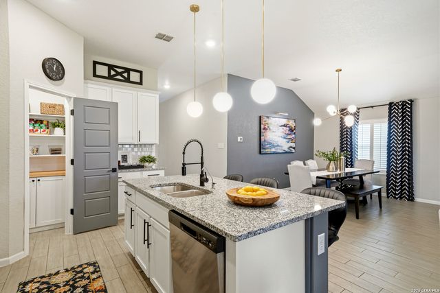 7123 Pioneer Rock, San Antonio, TX 78253