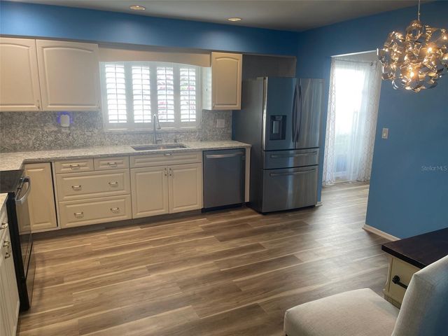 7287 ELEANOR CIRCLE 15, Sarasota, FL 34243