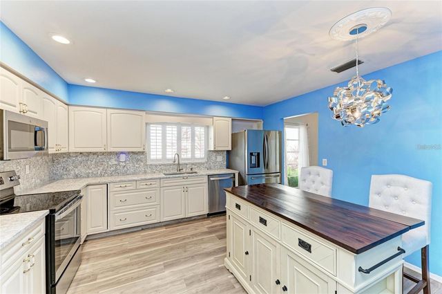 7287 ELEANOR CIRCLE 15, Sarasota, FL 34243