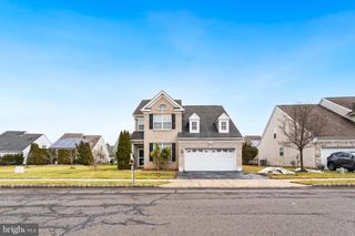 7 SPRING DR, Dayton, NJ 08810